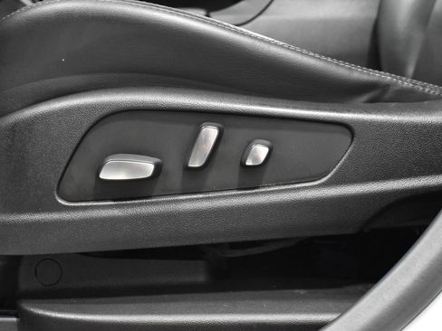 Certified 2022 Cadillac XT5 Premium Luxury w/ LPO, Floor Liner Package image 3