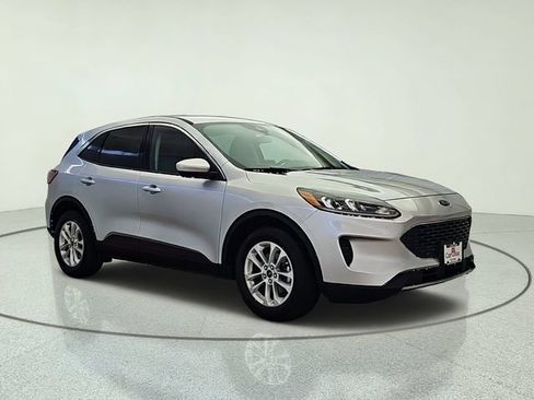 Used 2020 Ford Escape SE FWD image 8