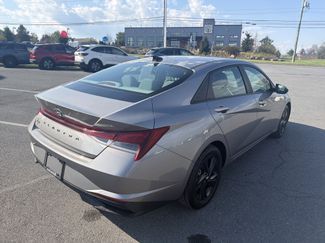 Used 2023 Hyundai Elantra SEL FWD video 3