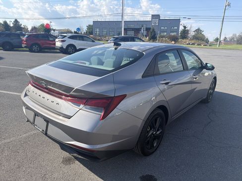 Used 2023 Hyundai Elantra SEL FWD image 3