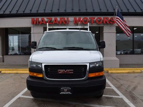 Used 2018 GMC Savana 2500 w/ Communications Package image 7
