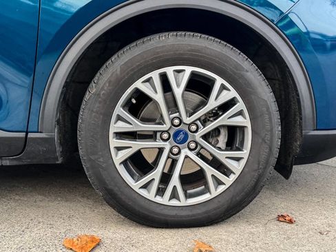 Used 2020 Ford Escape SEL image 9