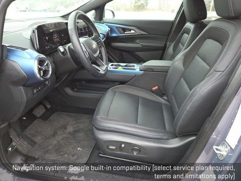 Used 2025 Chevrolet Equinox EV LT w/ Convenience Package image 9