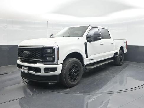 New 2026 Ford F250 Lariat w/ Black Appearance Package image 33