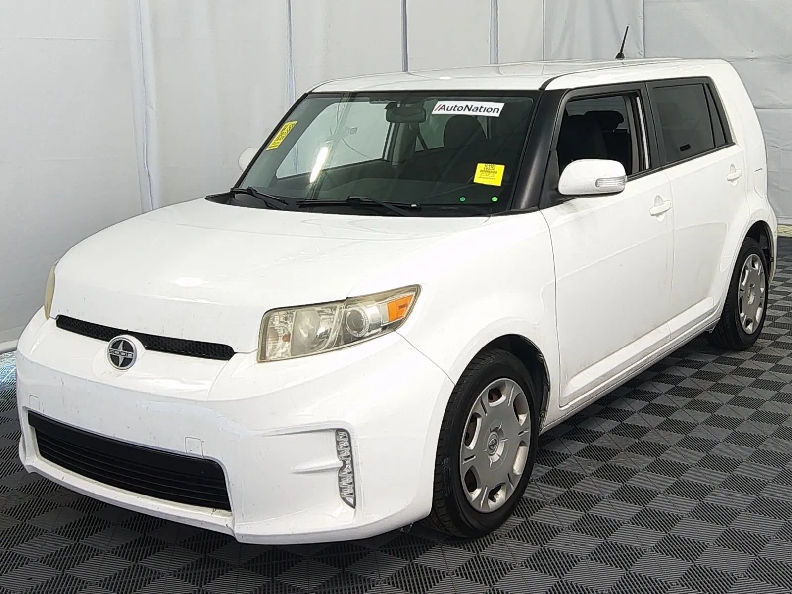Used 2013 Scion xB FWD image 8