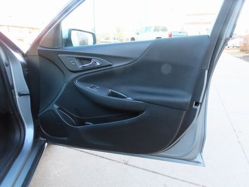 Used 2024 Chevrolet Malibu LT image 11