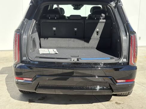 New 2025 Cadillac Escalade IQ Sport 1 w/ Smart Trailering package image 9