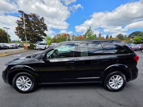 Used 2017 Dodge Journey SXT w/ Comfort/Convenience Group AWD/4WD image 3