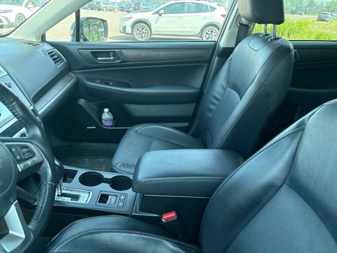 Used 2017 Subaru Outback 3.6R Limited AWD/4WD image 12