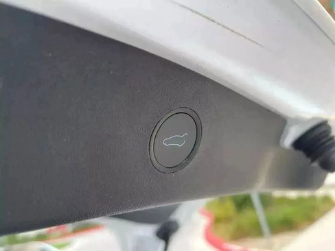 Used 2023 Tesla Model 3 Standard Range image 39