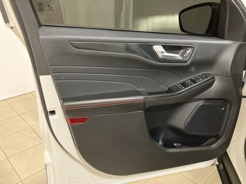 Used 2023 Ford Escape ST-Line w/ Tech Pack #1 image 9