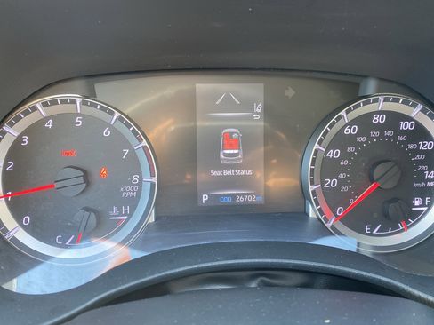 Used 2022 Toyota Highlander L image 25