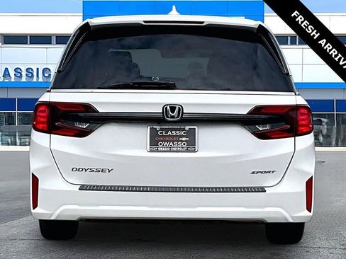 Used 2025 Honda Odyssey Sport-L image 4