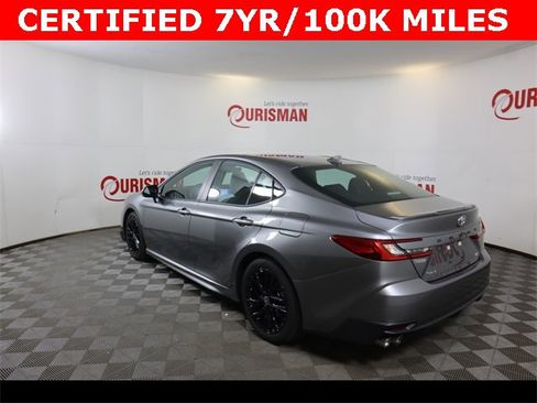 Used 2025 Toyota Camry SE w/ Convenience Package image 4