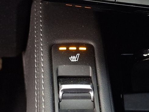 Used 2023 Kia Telluride EX w/ EX Captain's Chair Package image 24