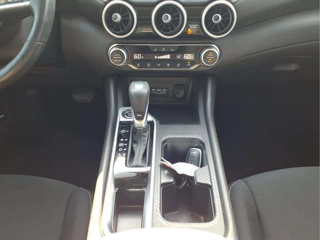 Used 2025 Nissan Sentra SV w/ All-Weather Package FWD image 10