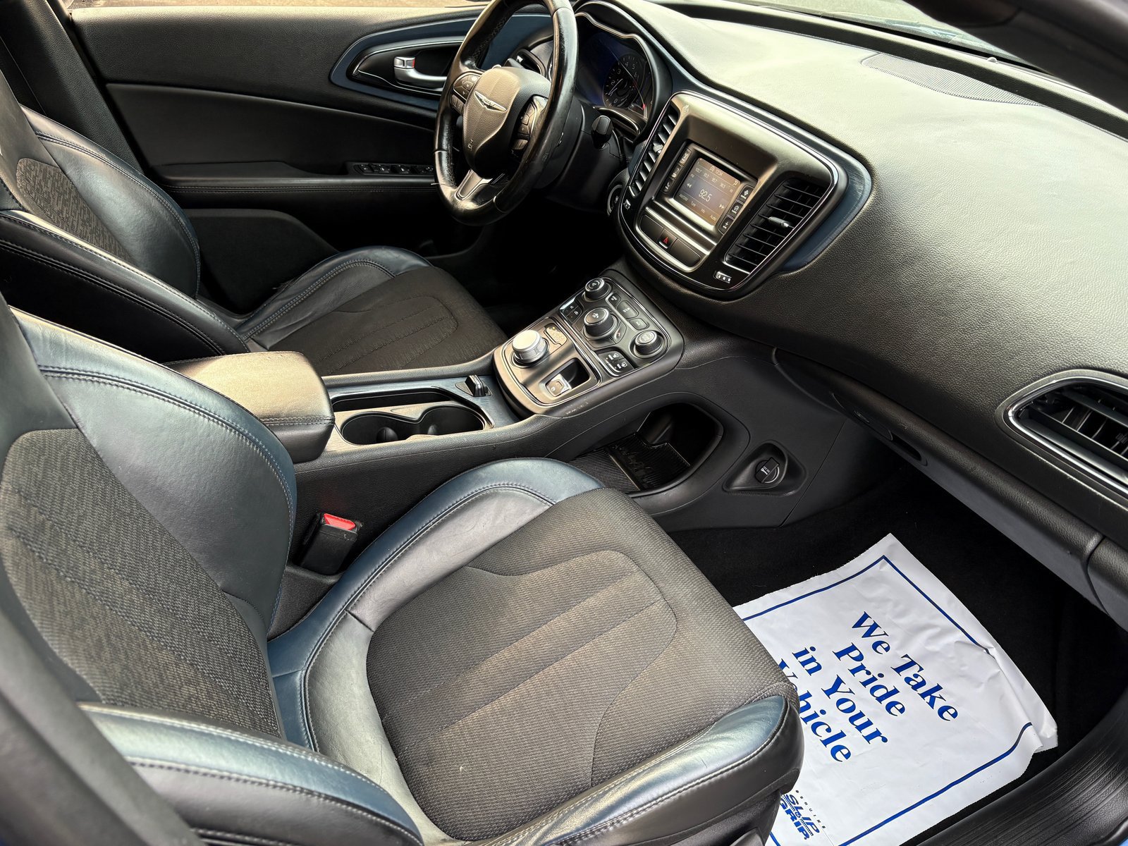 Used 2015 Chrysler 200 S FWD image 21