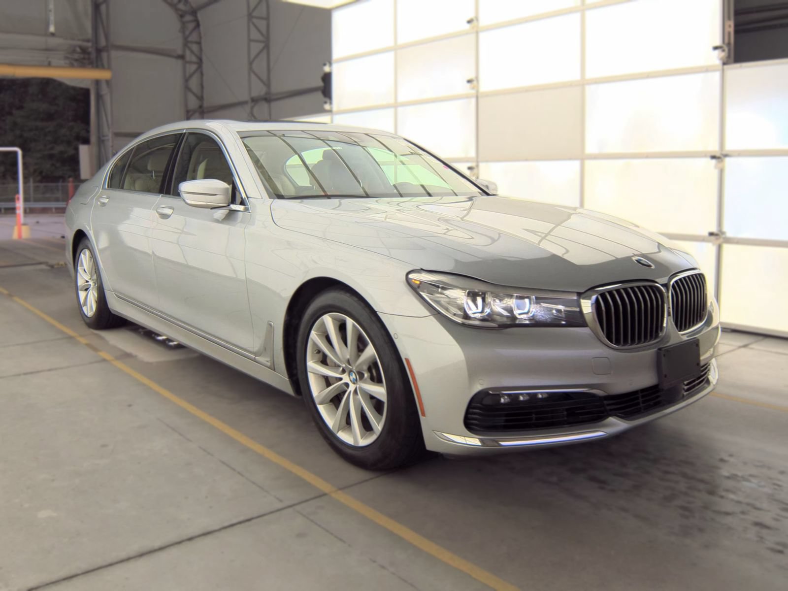 Used 2016 BMW 740i RWD image 4