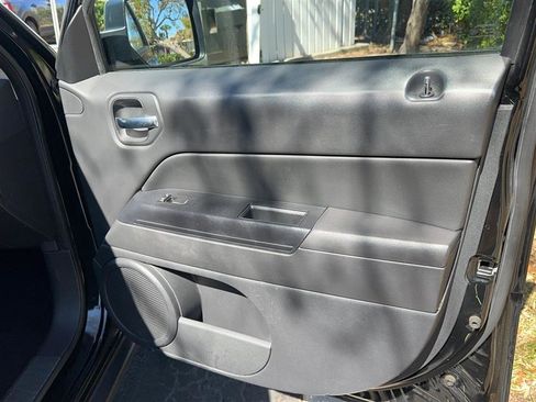 Used 2017 Jeep Patriot High Altitude image 32