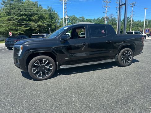 Used 2025 GMC Sierra EV Denali AWD/4WD image 3