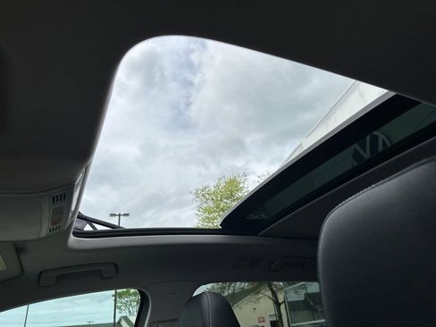 New 2025 Volkswagen Taos SEL image 22