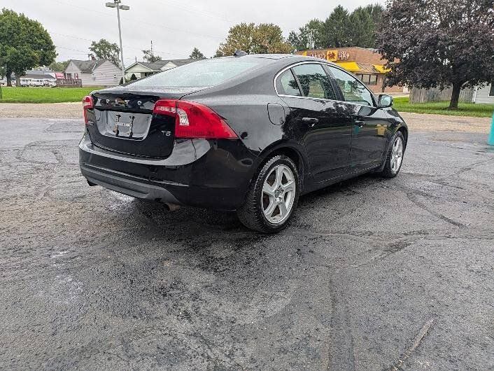 Used 2012 Volvo S60 T5 w/ Climate Pkg FWD image 7