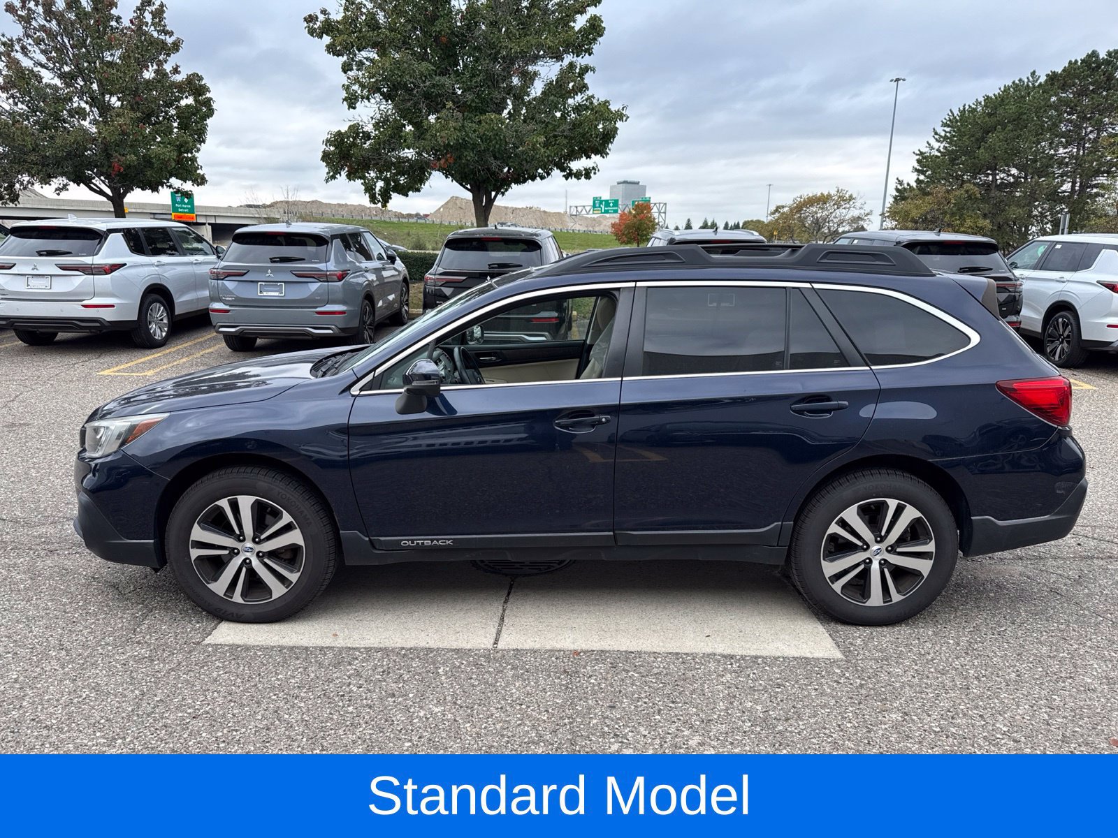 Used 2018 Subaru Outback 2.5i Limited AWD/4WD image 2