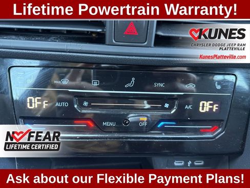 Used 2025 Volkswagen Jetta SE w/ Sunroof Package FWD image 20