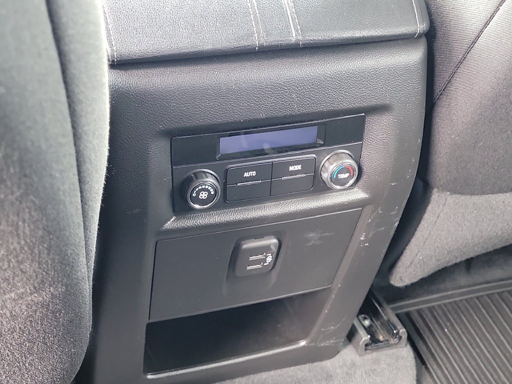 Used 2023 Chevrolet Traverse LT FWD image 18