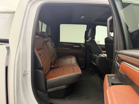 Used 2024 GMC Sierra 3500 Denali Ultimate AWD/4WD image 26