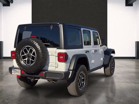 Used 2024 Jeep Wrangler Unlimited Rubicon w/ Technology Group AWD/4WD image 4