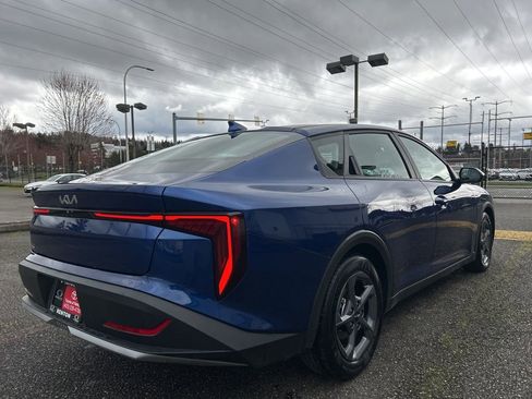 Used 2025 Kia K4 LXS image 5
