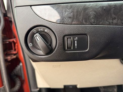 Used 2012 Dodge Grand Caravan SE image 19