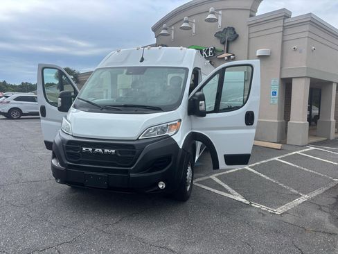 Used 2024 RAM ProMaster 2500 w/ Convenience Group FWD image 22