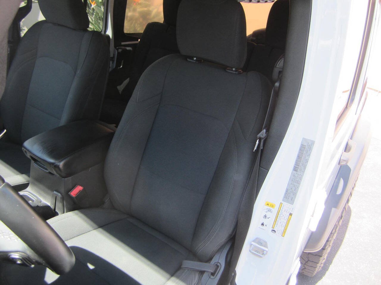 Used 2018 Jeep Wrangler Unlimited Sport S AWD/4WD image 27