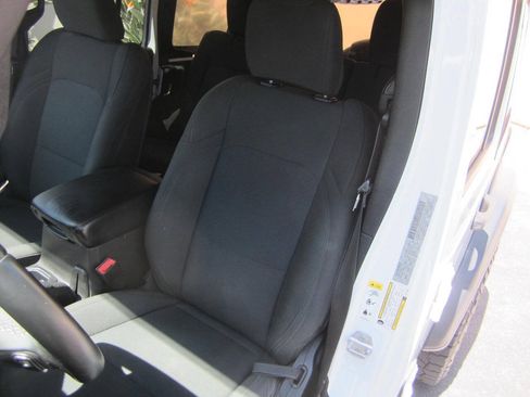 Used 2018 Jeep Wrangler Unlimited Sport S AWD/4WD image 27