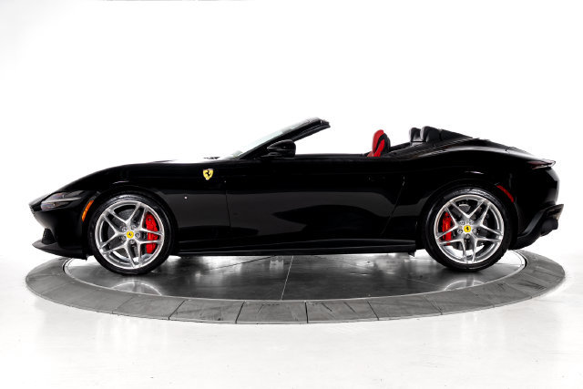 Certified 2025 Ferrari Roma Spider RWD image 3