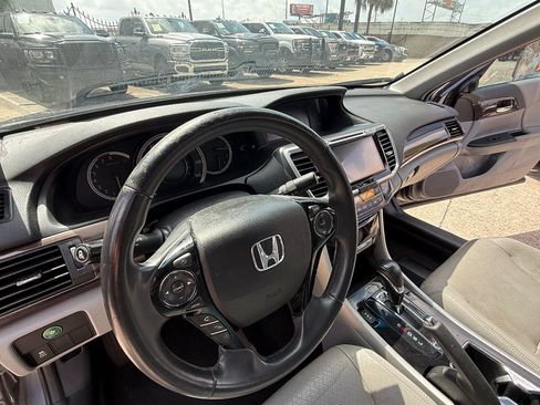 Used 2017 Honda Accord EX-L image 24