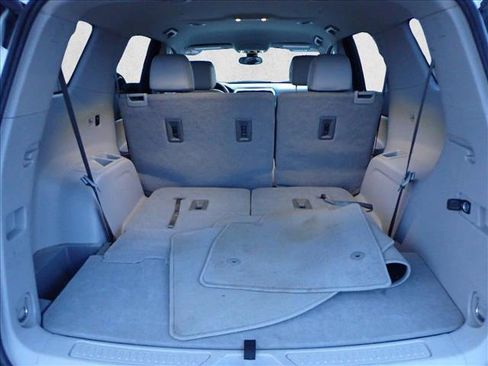 Used 2023 GMC Acadia SLT image 8