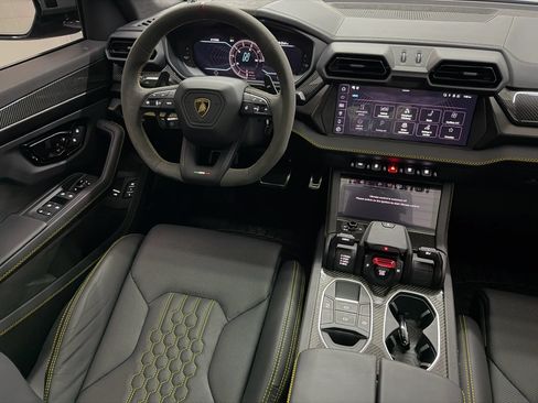 Used 2025 Lamborghini Urus SE AWD/4WD image 31