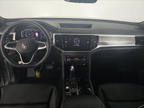 Used 2022 Volkswagen Atlas Cross Sport SE w/ Panoramic Sunroof Package AWD/4WD image 7