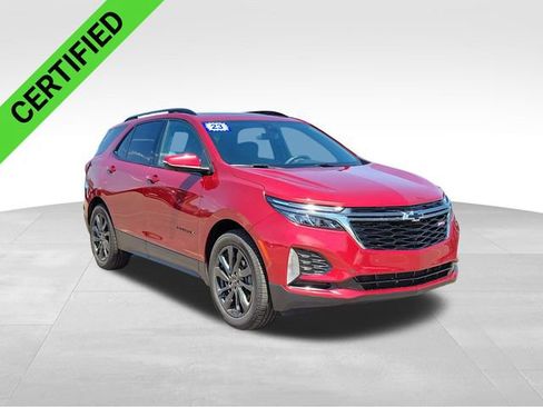 Certified 2023 Chevrolet Equinox RS w/ RS Leather Package AWD/4WD image 3