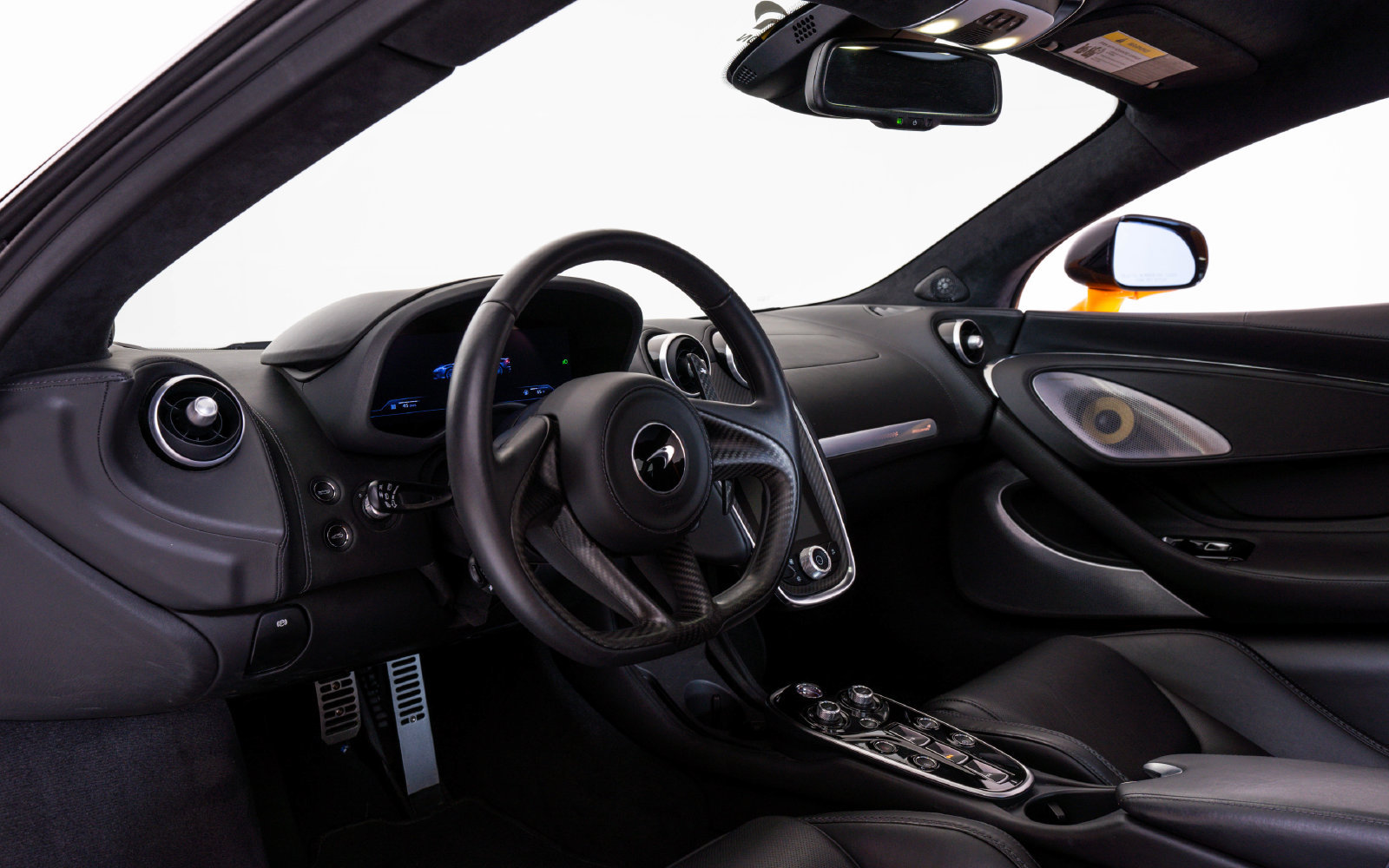Used 2023 McLaren GT RWD image 17
