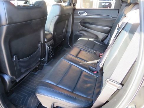 Used 2019 Jeep Grand Cherokee Limited w/ Luxury Group II image 19