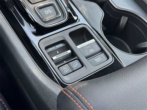 Used 2025 Honda Pilot TrailSport image 22