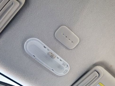 Used 2019 Nissan Versa S Plus image 21