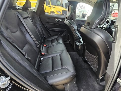 Certified 2025 Volvo XC60 B5 Plus image 10