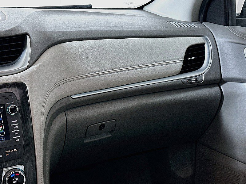 Used 2017 Chevrolet Traverse Premier FWD image 26