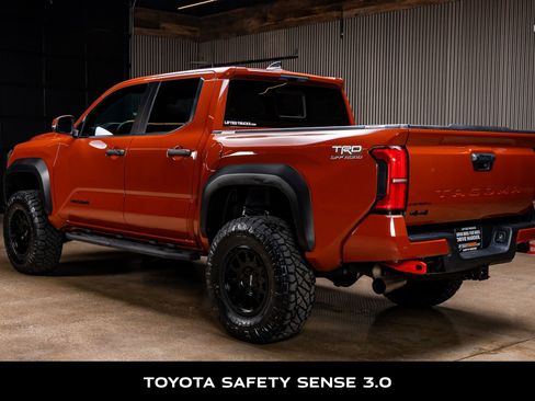 Used 2025 Toyota Tacoma TRD Off-Road image 7