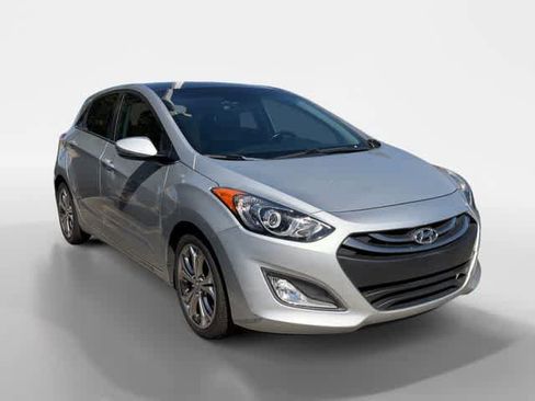 Used 2013 Hyundai Elantra GT w/ Style Pkg FWD image 2